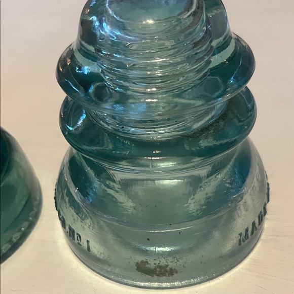 Vintage Glass Insulators - Picture 4 of 7